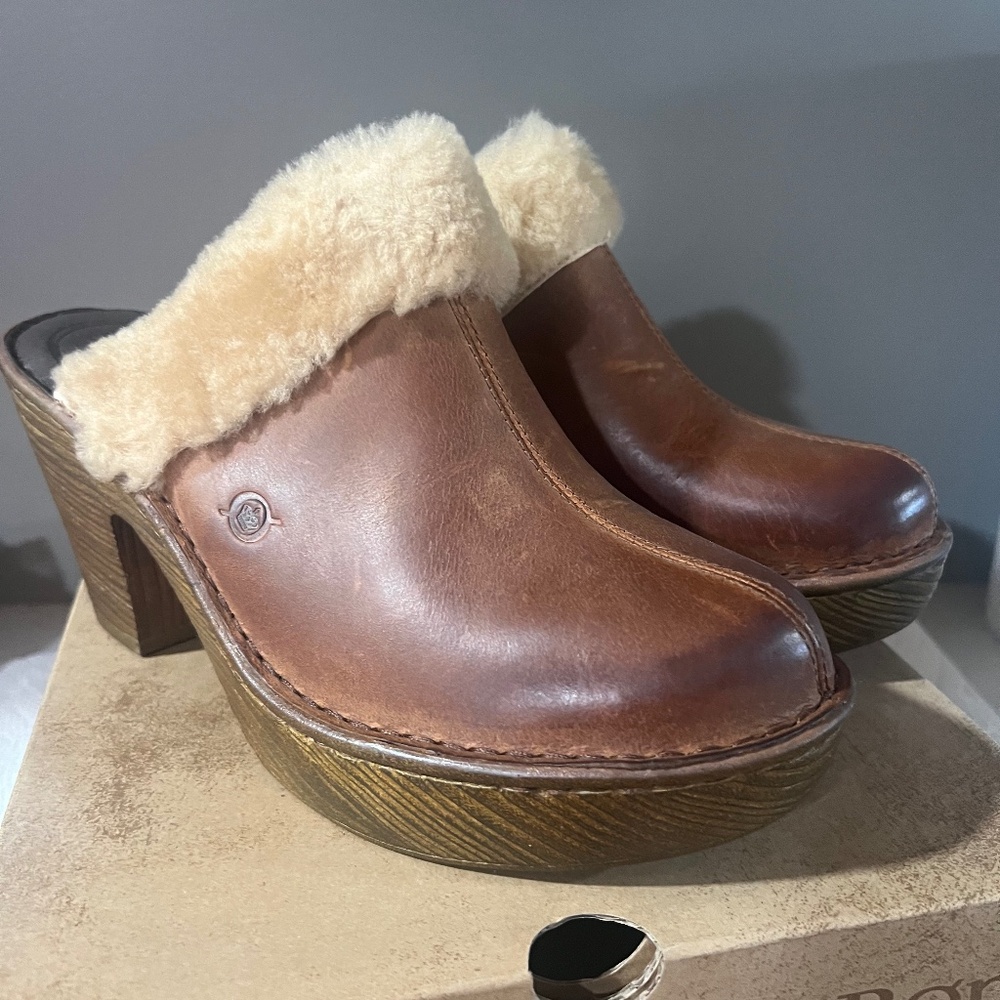 Born women’s clogs 10